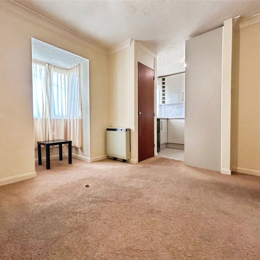 Runnemede Road, Egham, Surrey, TW20 9DQ - Photo 1