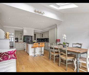 3 Bed End Terrace, Ravensbury Road, SW18 - Photo 6