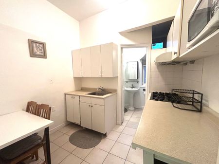 For Lease - 50 Bellevue Avenue Unit# Lovely, Toronto, Ontario - Photo 4