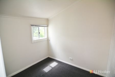 WELL PRESENTED 2 BEDROOM COTTAGE - Photo 3