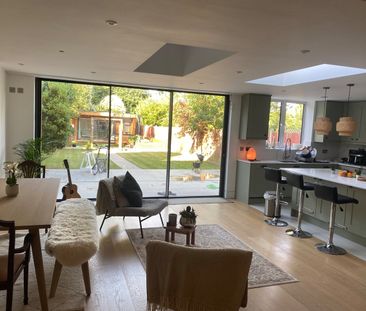 Room in a Shared House, Dorset Road, SW19 - Photo 1