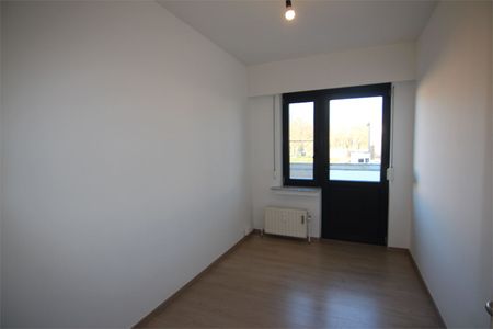volledig vernieuwd appt met 2 slk - Photo 4