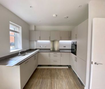 Emerald Avenue, Fleet, Hampshire, GU51 - Photo 5