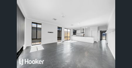 3x2x2 in Eglinton - Photo 2