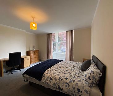 Abbey Road (Room 1), Grimsby - Photo 1