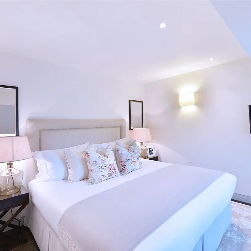 2 bedroom flat in Mayfair - Photo 1