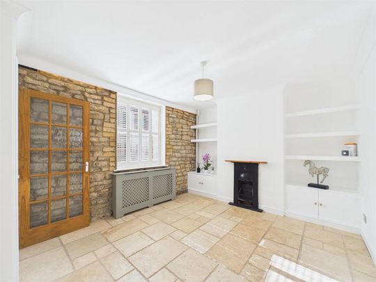 2 bedroom terraced house to rent - Photo 1