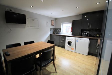 Ashville View, Hyde Park, Leeds, LS6 1LT - Photo 2