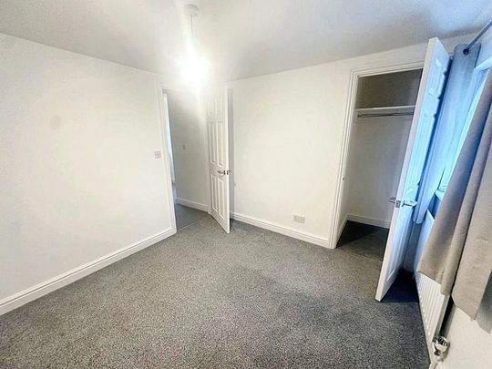 4 bedroom semi-detached house to rent - Photo 1