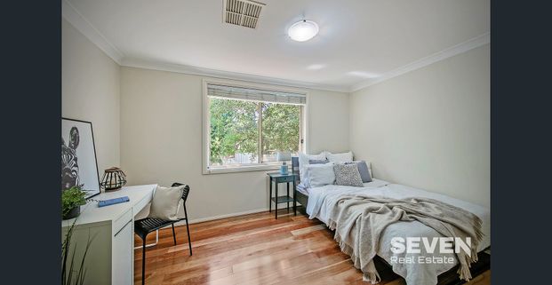 Gorgeous Castle Hill Townhouse in Highly Sought Complex - Photo 1