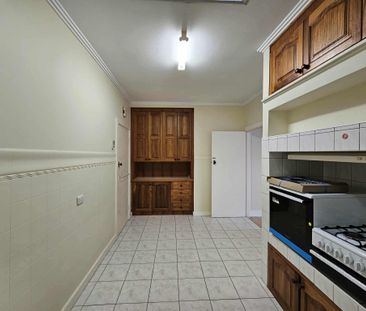 2 Agnes Street, Bentleigh East VIC 3165 - House For Rent | Domain - Photo 6