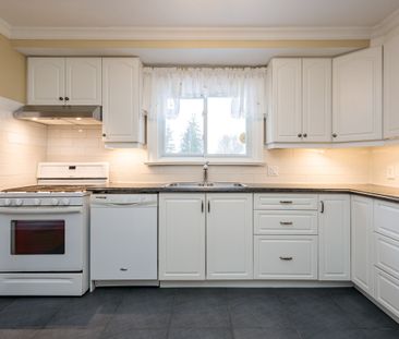 For Lease - 225 PLEASANT PARK Road, Alta Vista and Area, Ontario - Photo 3