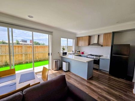 Wyndham Vale - Photo 2