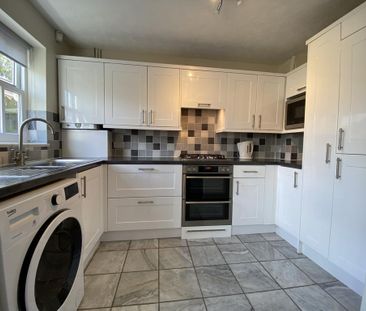 3 bedroom semi-detached house to rent - Photo 6