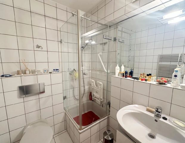 SCHÖNE 2-ZIMMER WOHNUNG IN MEERBUSCH-OSTERATH ZU VERMIETEN! - Photo 1