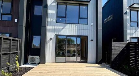 Milldale Brand New 4 Bedroom Townhouse - Photo 3