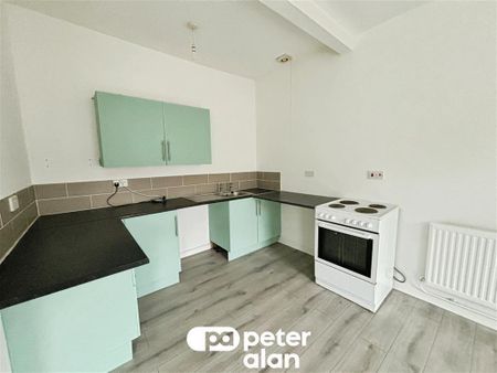 High Street, Fleur De Lis, BLACKWOOD - Photo 4