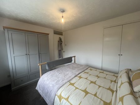 4 Bed Link Detached - Photo 2