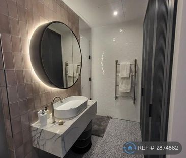 1 bedroom in a flat share to rent - Photo 5