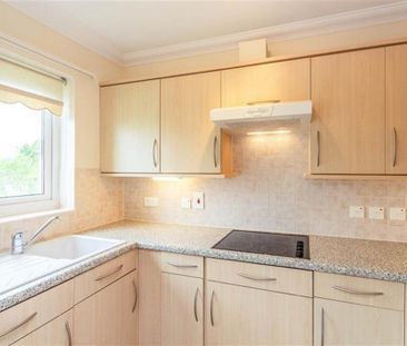 1 bedroom retirement property to rent - Photo 6