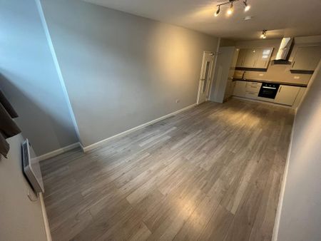 1 bedroom flat to rent - Photo 2