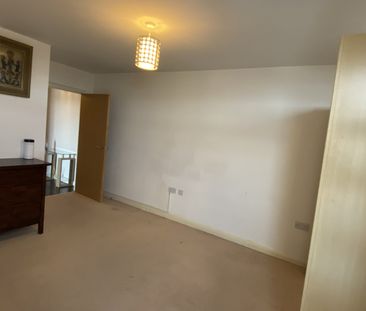 Peglar Way, RH11 - Photo 3