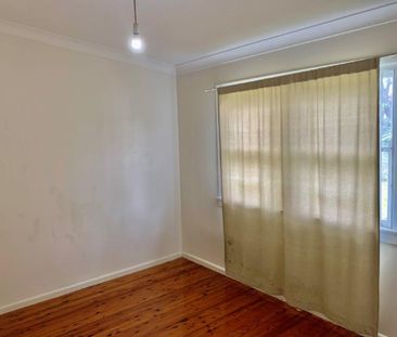 Fully Renovated House - Photo 3