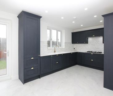 3 bedroom terraced house to rent - Photo 4