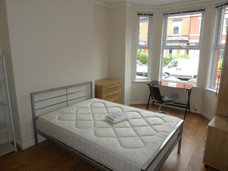 6 bedroom terraced house to rent - Photo 2