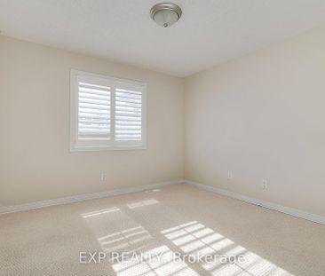 Townhouse For Lease | X8114028 - Photo 5