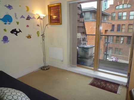 2 bedroom flat to rent - Photo 2