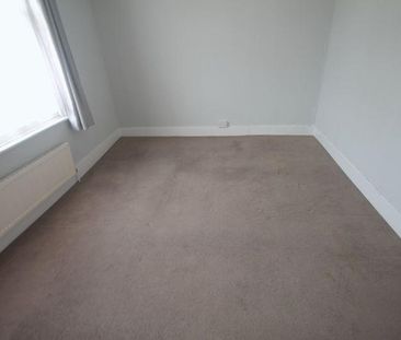 4 bedroom semi-detached house to rent - Photo 1