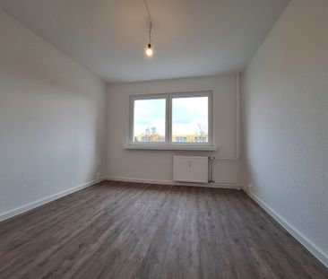 Sanierte 4-Raum Wohnung mit Wohlfühlcharakter! - Foto 3