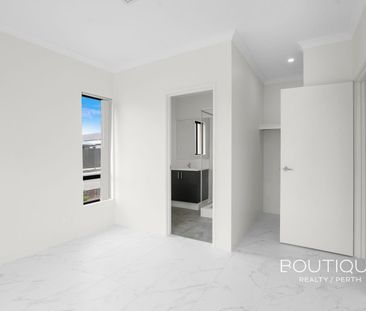 Brand New Modern Family Home Opposite Parklands - Photo 1