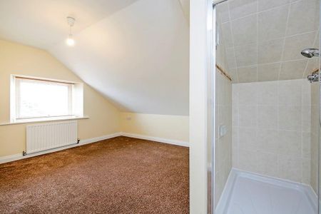 3 bedroom apartment to rent - Photo 4