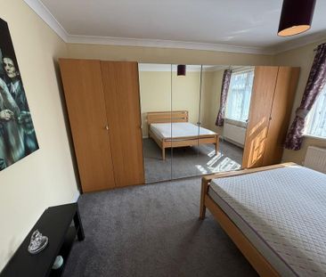 1 bedroom in a house share to rent - Photo 3