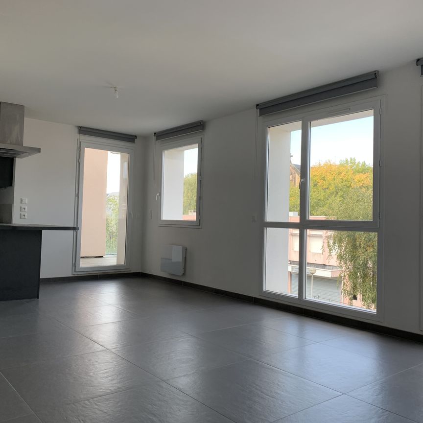 Location Appartement 2 pièces 55m² SARREGUEMINES 57200 - Photo 1