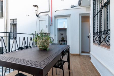 Modern room with private bathroom - Photo 3