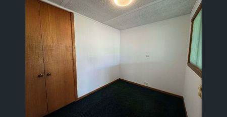 2-bedroom unit with internet, water and electricity included!! - Photo 3