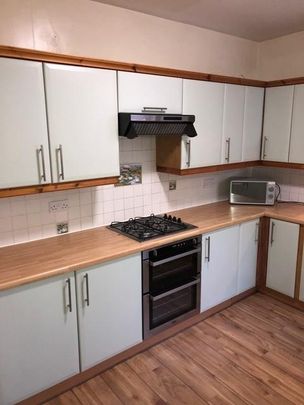 1 bedroom in a house share to rent - Photo 1