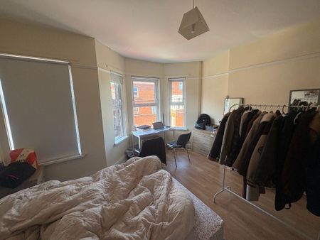 49 Elaine Street, Belfast BT9 5AR - Photo 5