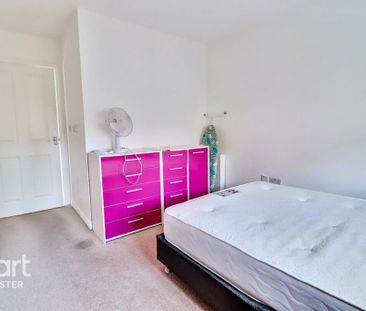 2 bedroom coach house to rent - Photo 3