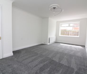 2 Bedroom Semi-Detached House - Photo 2
