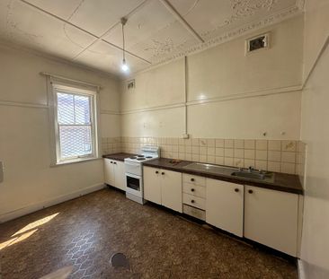 Convenience in Prime Arncliffe Location - Photo 2