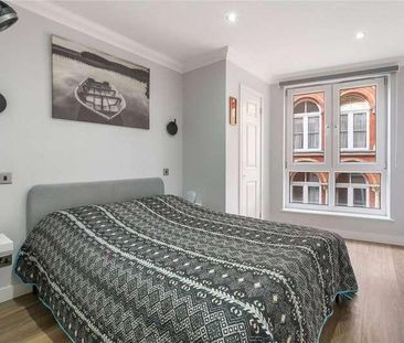 Little Britain, London, EC1A - Photo 2