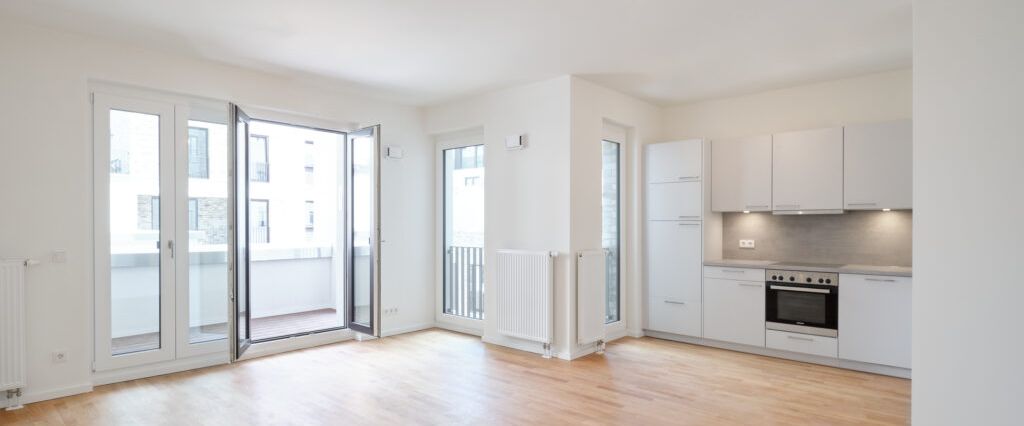 Moderne 2-Zimmerwohnung mit Einbauküche und großzügiger Terrasse. - Foto 1