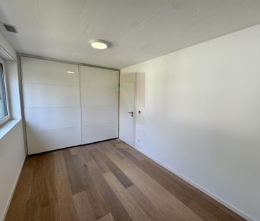 Beautiful contemporary family villa with garden - Photo 4