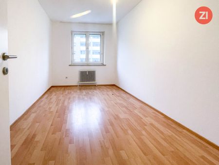 3- Zimmer Wohnung mit Küche und Loggia - Photo 3