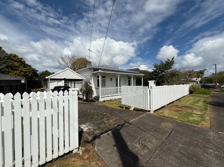 CHARACTER THREE BEDROOM&mldr; - Photo 2