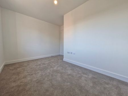 2 bedroom semi-detached to let - Photo 3